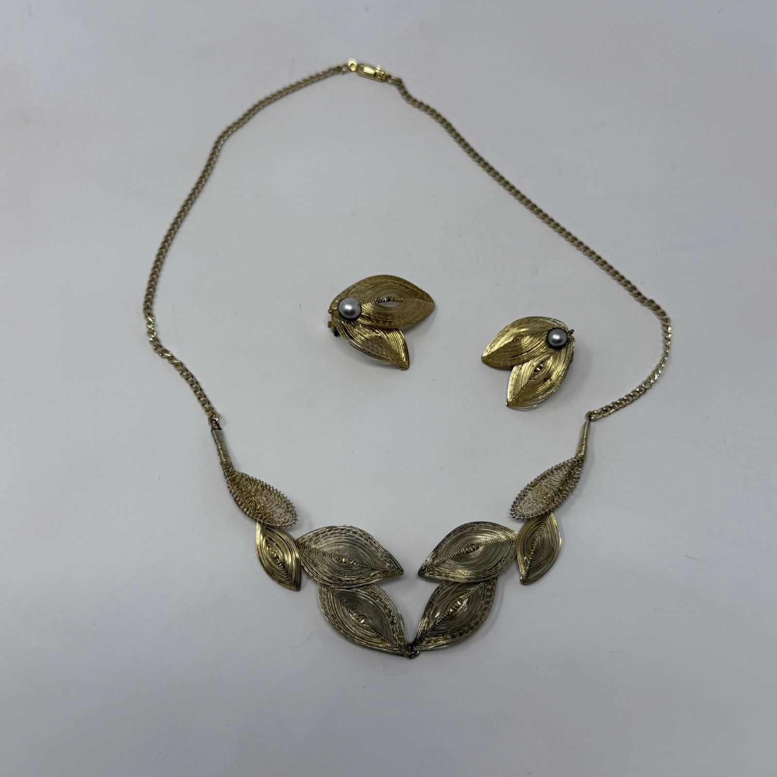 Vtg Germany Gold Tone Filigree Wire Leaf Necklace & Clip On Earring Set